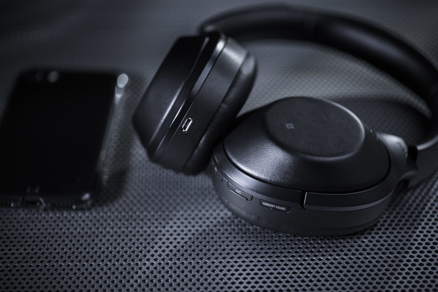 密閉型ヘッドホンとは?音漏れはしない?