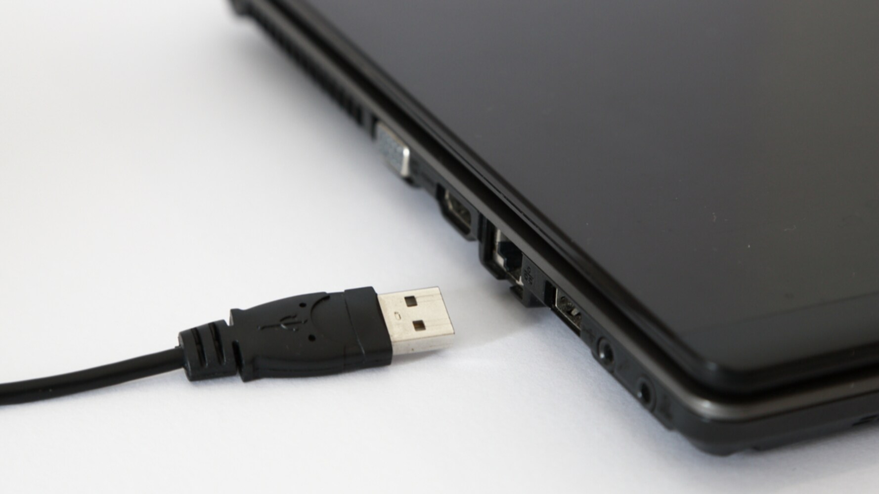 長さ|PCと接続するなら1m以上が目安