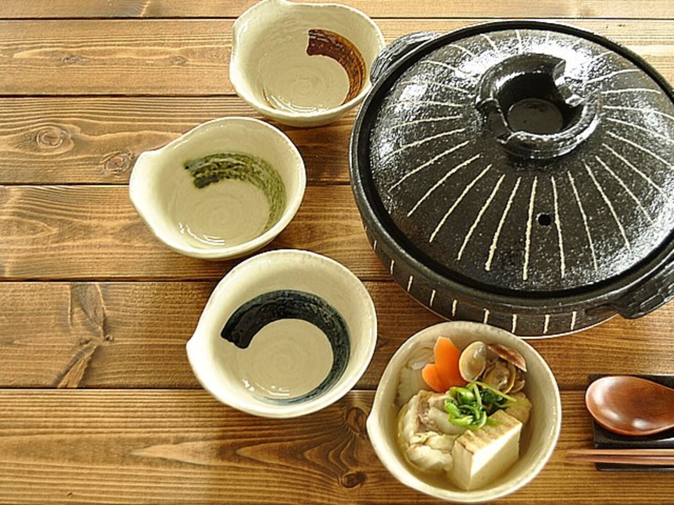 素材|電子レンジ対応の「磁器」素朴で温かみのある「陶器」