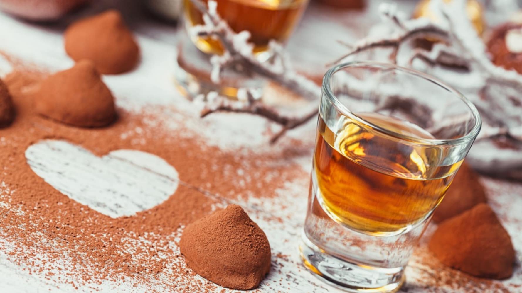 お酒のお供に|洋酒の風味が利いたビターなものが◎