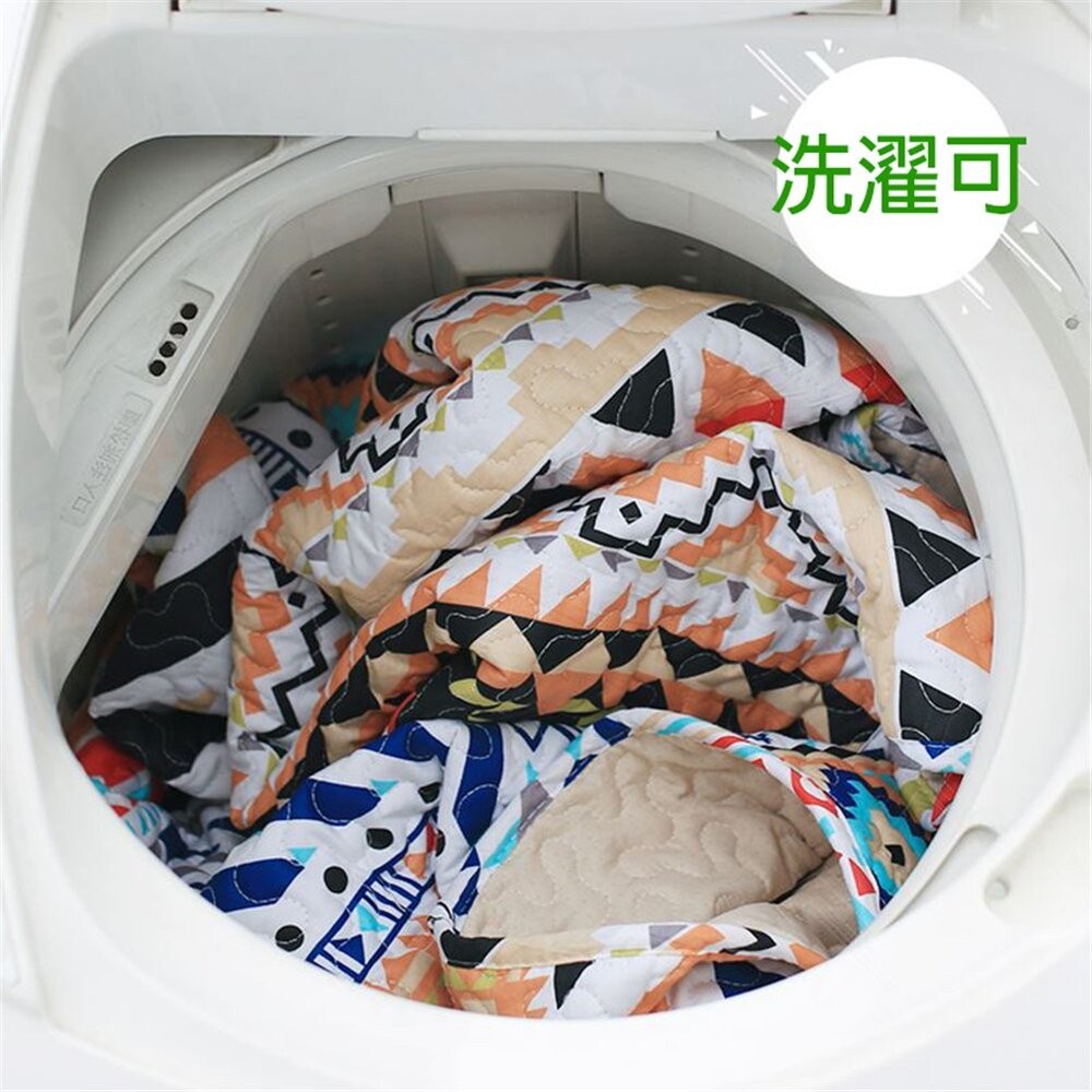 洗えるラグはペットや子供がいても手入れが簡単!