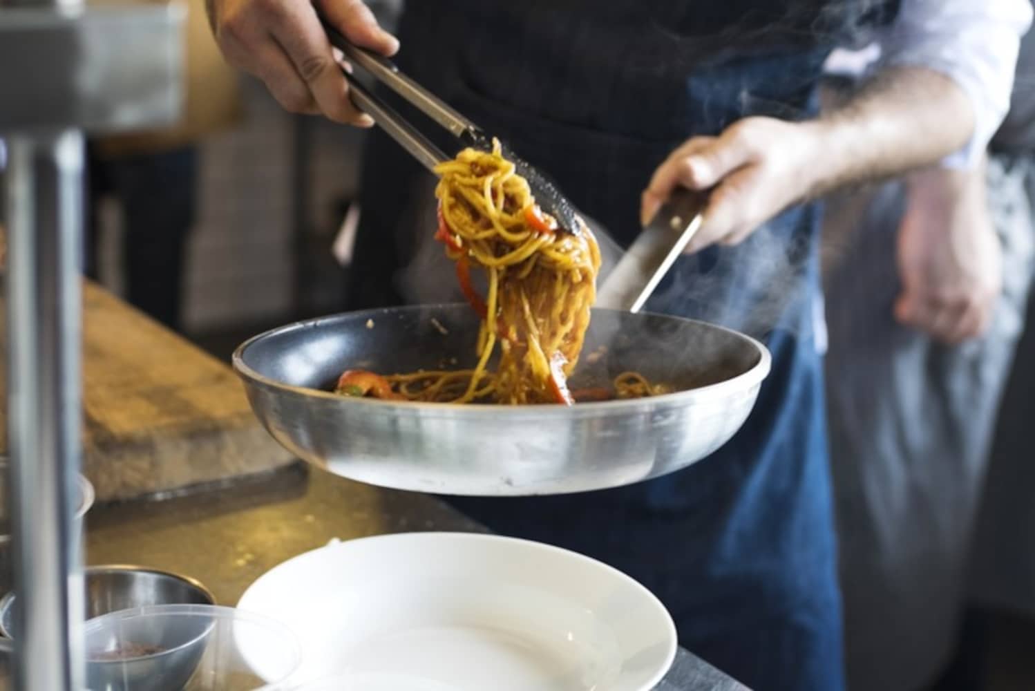パスタ用とも言われるアルミフライパン