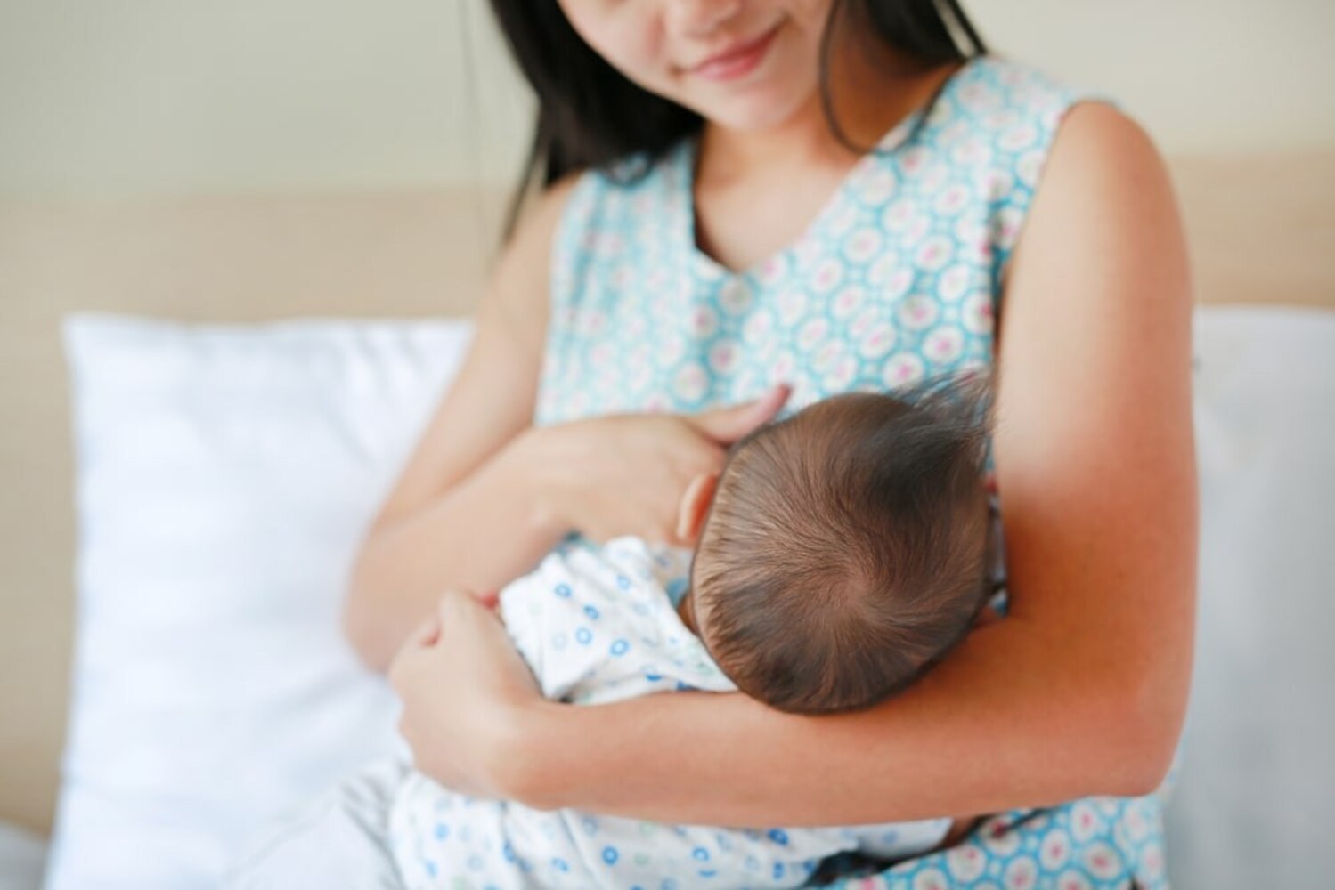授乳しやすさ|授乳口付きや前開きなら、産後にも最適