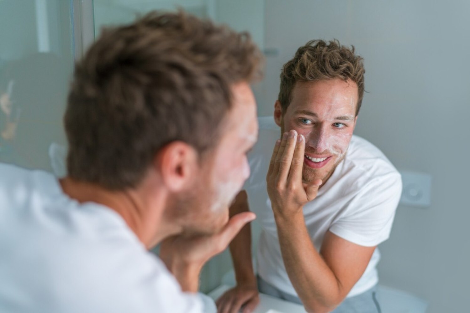 男性の皮脂ケアにもクレンジングオイルがおすすめ!
