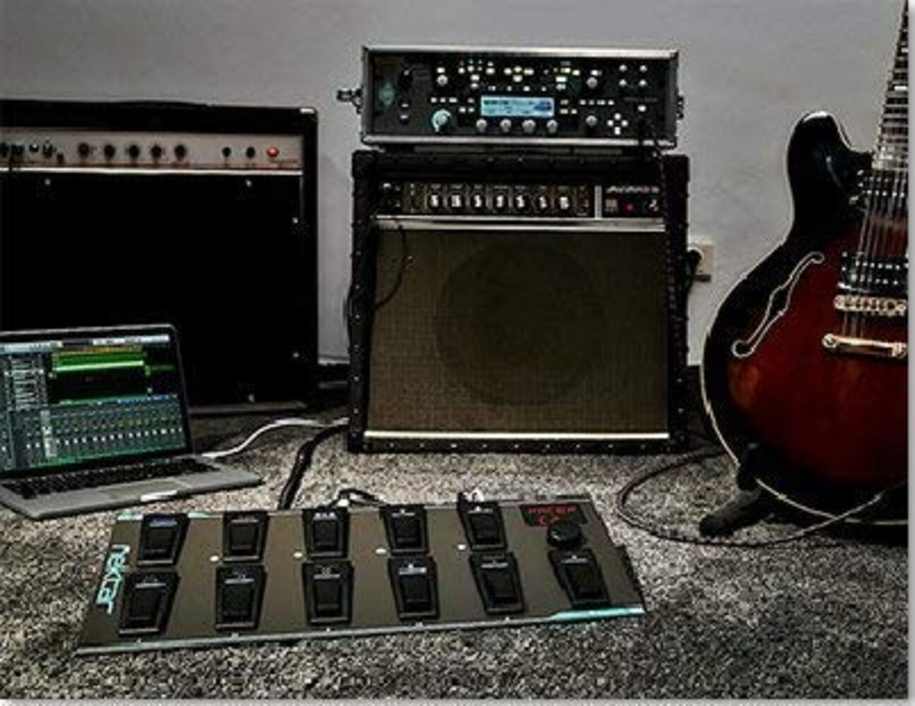 4.フットペダル型|MIDIを扱いたいギタリストにはおすすめ!