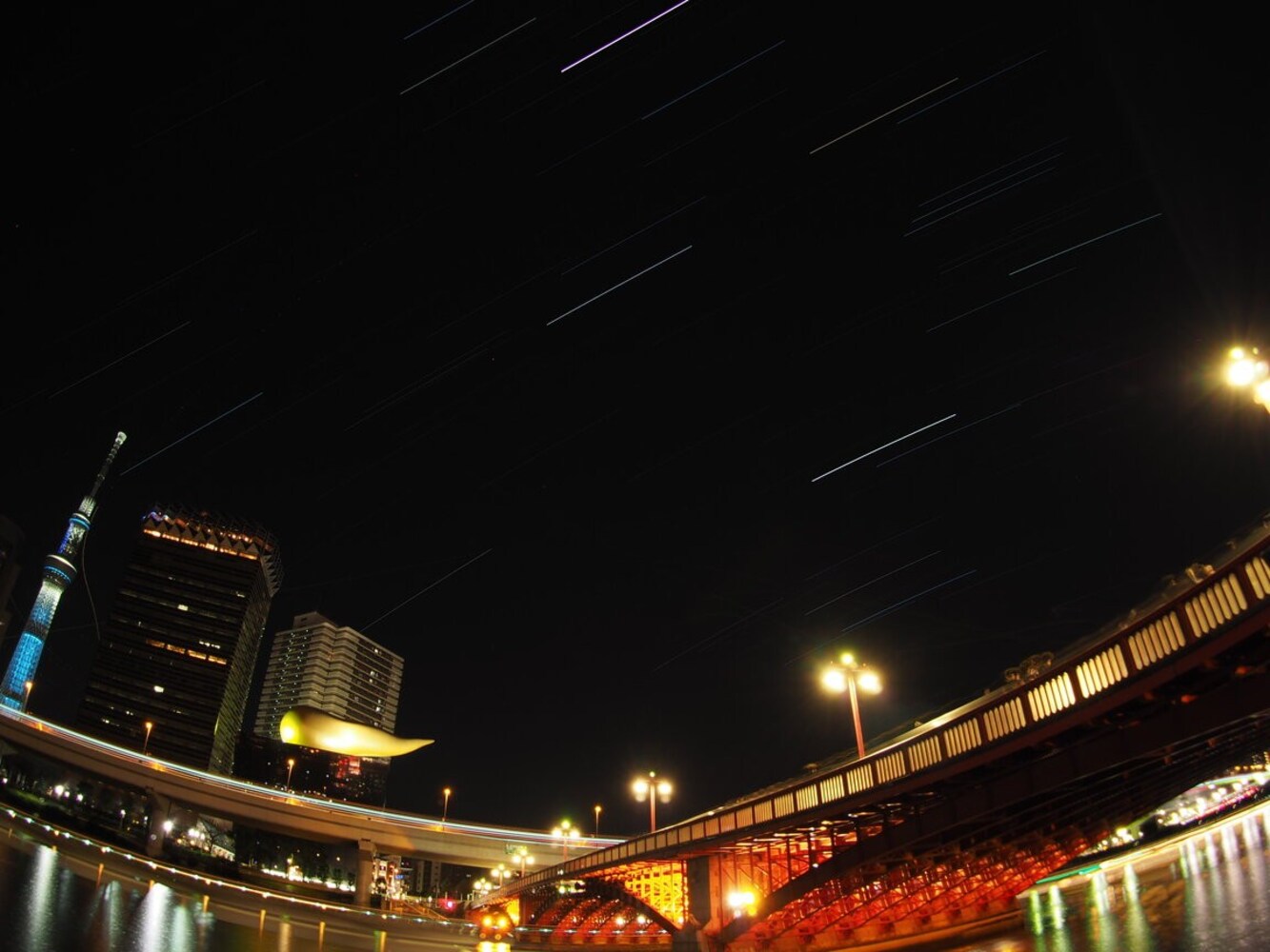 F値|夜景など暗い場所で使うなら2.8以下のものがおすすめ