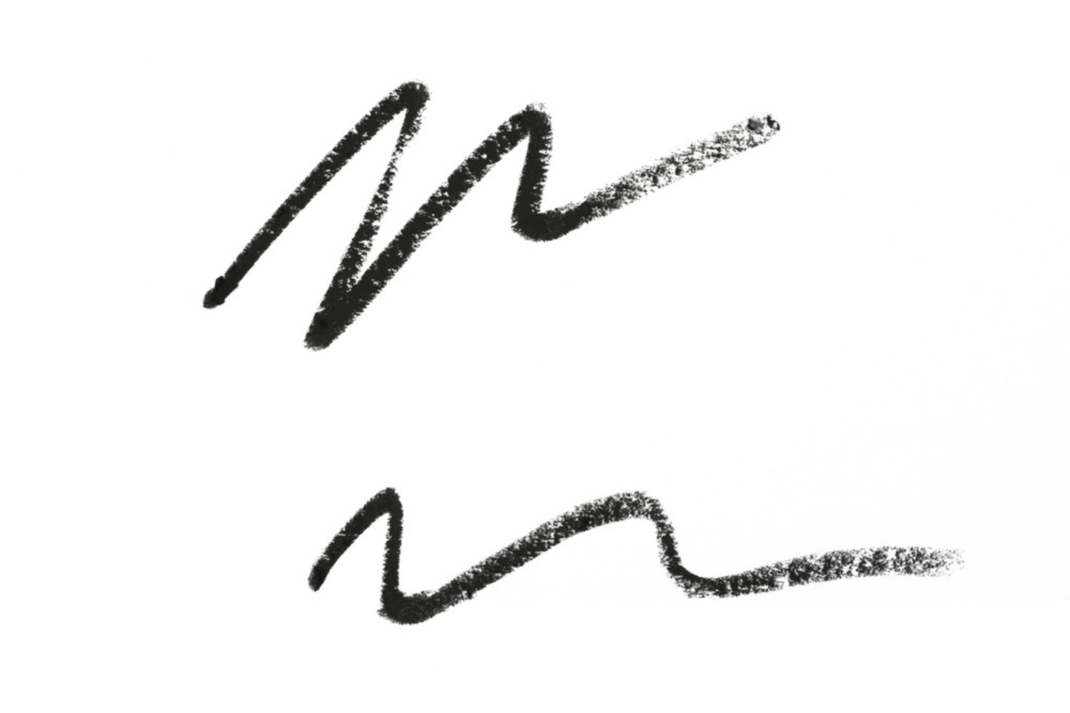 ペンシルアイライナーでアイラインが描けない場合は?