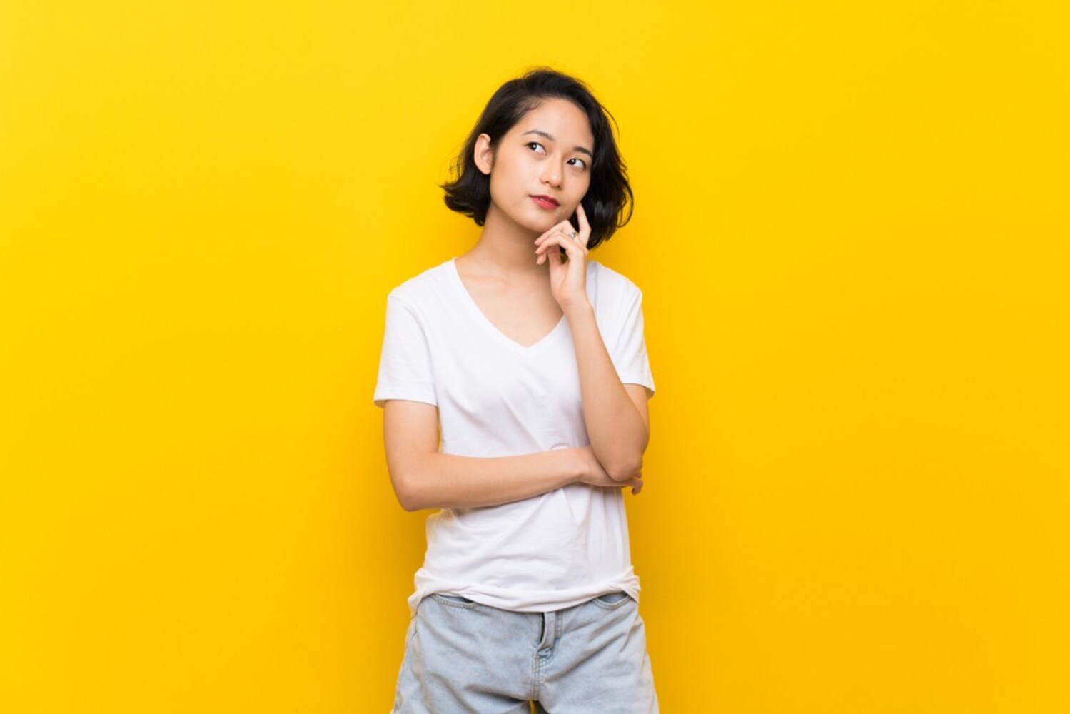 まつげ美容液の塗るタイミングは?