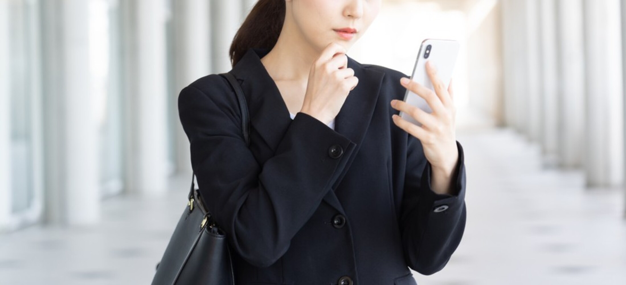 ストレートライン|20代以降の就活・オフィスメイクにもぴったり