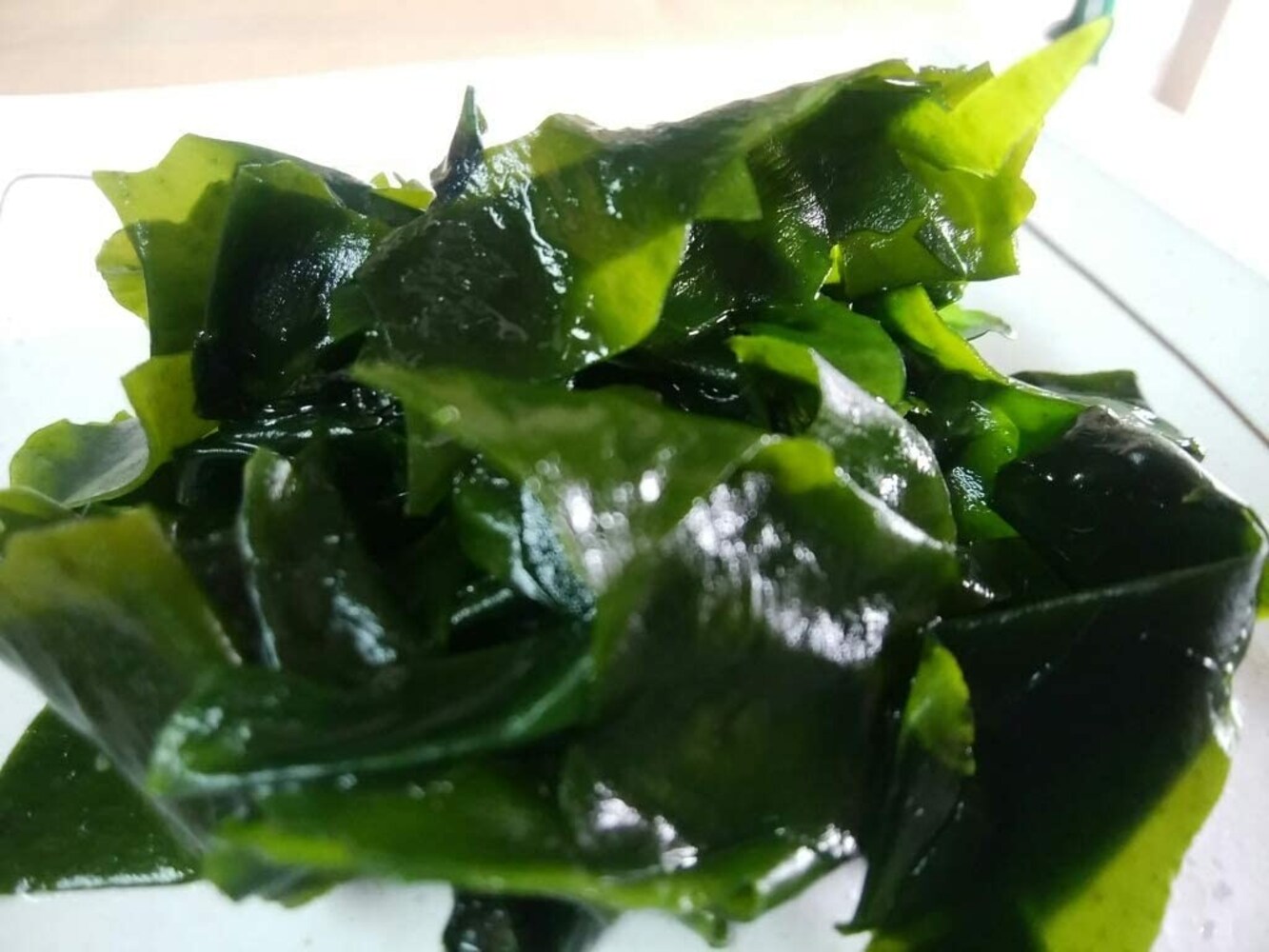 見ため|黒褐色でツヤがあるものや、厚みがあって弾力があるものを