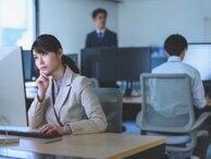 年金を月24万円もらえるのは、現役時代にどのぐらいの収入がある人ですか？