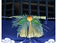 しめ飾りを飾るのは“何日”まで？外すのは“朝か夜か”にもルールあり!? 処分までの疑問を解決