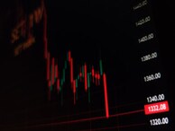 保有する株などの約7割がマイナスに。利益が出ているものは、今のうちに売却するべき？