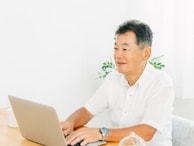 金融資産7000万円「週5日勤務で月25万円。株式の売却益が月20万円」68歳男性の年金生活