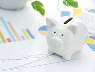定期預金は一度に預ける? 時期を分けて預ける? 元銀行員が解説