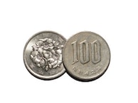 大量に発行された現行の100円玉が「13万円」に大化け！ “万超え”の可能性を秘めた100円玉の特徴とは