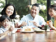 「三世代がそろう食事にも、ひとりのお茶にも」金融資産1億円・60代男性が10年以上保有する飲食株優待