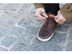 革靴の素足履き、臭いが気になる？ 基本的な対策も解説！