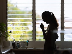 「夫源病」の危険度チェックシート! 体調不良の原因が“夫”の可能性も【離婚問題のプロ監修】