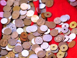 お賽銭に10円玉は縁起悪い？5円・50円・115円など語呂合わせの意味・金額