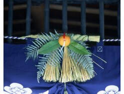 しめ飾りを飾るのは“何日”まで？外すのは“朝か夜か”にもルールあり!? 処分までの疑問を解決