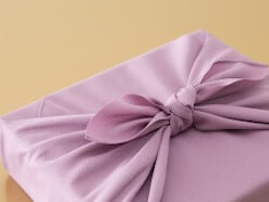 渡してはいけない！育ちがバレるNG「帰省土産」3選【マナー講師が解説】