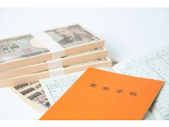 67歳男性・年金15万円の住民税非課税世帯でも「資産1億円で配当金は月30万円」老後の年金生活までにどう備えてきた？