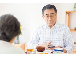 月の年金6万7000円「若い頃に健康的な食生活を送るべきだった」62歳男性が語る後悔