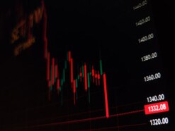 保有する株などの約7割がマイナスに。利益が出ているものは、今のうちに売却するべき？