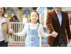 63歳・年収650万円男性の買ってよかった株主優待銘柄「子どもが小さい頃はテーマパークで遊べ、売却で大きな利益も得られた」