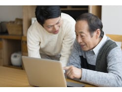 月の年金11万7782円「メルカリを子どもに教えてもらい、自分のコレクションを切り崩している」62歳男性の老後の暮らし