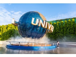 【2025春】大人が「春のUSJ」に行くときのおすすめの服装！ 4～6月の月別＆バウンドコーデ