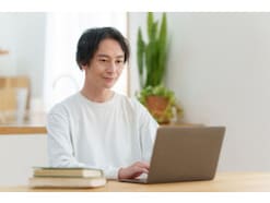 「基本ほったらかしで」NISAでオルカンに7年継続積み立て・45歳男性の現在の運用益は？