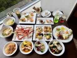 【東京のホテルランチ】癒しの空間で食を満喫！ 東京の有名ホテルで楽しむ「ブッフェ＆ランチ」3選
