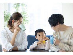 「お食事券3500円分が年2回、幼児無料で断然お得」38歳女性が買ってよかった株主優待