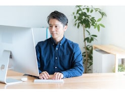 42歳男性・オルカン元本割れで「画面を見るたびに胃が痛くなった」約2年のNISA積み立て運用成績