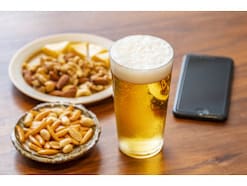 51歳男性の物価高の今こそうれしい株主優待「かなり豪華なおつまみの詰め合わせに感動」