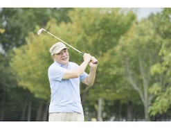 68歳男性・月の年金17万7821円「趣味のゴルフも楽しめる年金額に満足」穏やかな老後1人暮らし