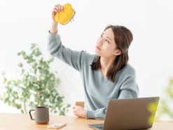 年収250万円「今月ピンチ！みたいなことも多かった」33歳女性が積立投資3年で得られた資産額