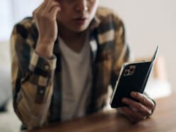 「アメリカ経済は今後も上がり続ける」から安泰？ FP1級芸人が語る、投資で損する人の危険な思考
