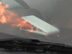 「怖っ！」車内に放置した“モバイルバッテリー”が発火、一体なぜ!? 炎天下での注意点を専門家が解説