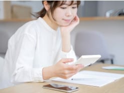 28歳・年収400万円女性「年130万円以上貯められた」オルカンと貯金の積み立て法とは？