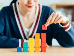 NISA年間360万円の投資枠、全部使うべき？ それとも残すべき？