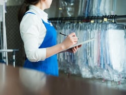 63歳の女性です。あと2年だけ厚生年金に加入する予定ですが、たった2年でも将来の年金は増えますか？