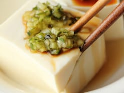 “半額近く”食費を抑えられるはずだったのに…「肉・魚を豆類に置き換える」節約が招いた想定外の結果