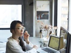 金融資産2500万円・43歳女性「値上がりを見るのは楽しい」株主優待で仮想通貨デビュー