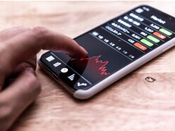 投資歴8年・40歳「不況耐性が高く、株価の変動も比較的緩やか」生活コスト削減にも役立った株主優待