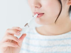 吸いごたえが強いと思うレギュラー加熱式たばこスティックランキング！ 2位「テリア リッチ レギュラー」1位は？【専門家の解説も】