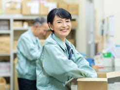 私は67歳パート、主人は72歳で年金生活です。厚生年金に入らずに働ける年収はいくらまで？