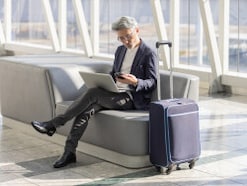 54歳会社員、貯蓄1億4000万円。将来のインフレが心配だが早期退職して家族との時間を大切にしたい